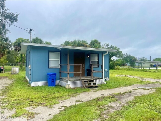 3208-3216-3216 Dale St in Ft. Myers, FL - Building Photo - Building Photo