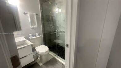 4290 SW 9th St in Miami, FL - Building Photo - Building Photo