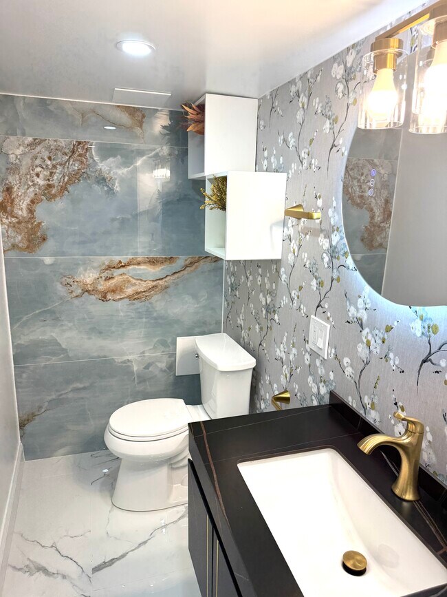 64 Rowe St in Auburndale, MA - Foto de edificio - Building Photo