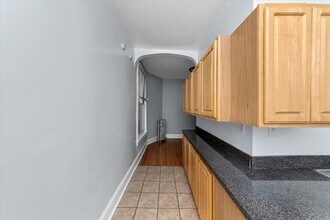 1055 W Grace St in Chicago, IL - Foto de edificio - Building Photo