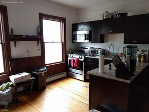 318 Beacon St-Unit -Apt 2 in Somerville, MA - Building Photo - Building Photo