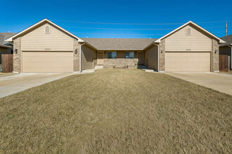 8476 E Granite Ct in Wichita, KS - Building Photo - Building Photo