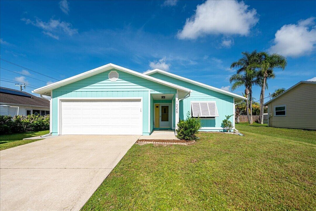 1228 28th Ave in Vero Beach, FL - Building Photo