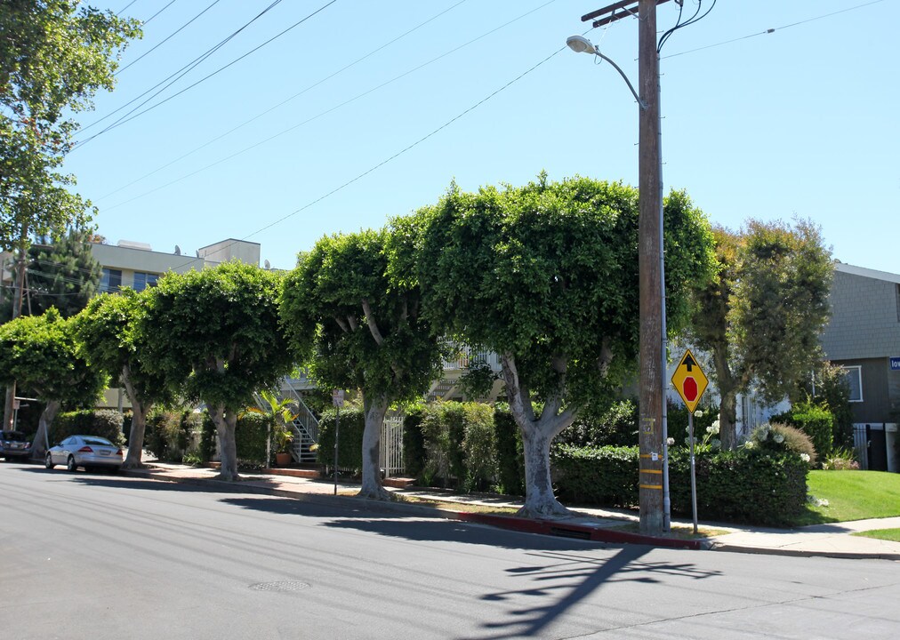 11730 Iowa Ave in Los Angeles, CA - Building Photo