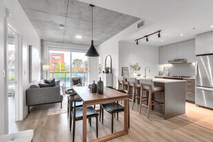 Leora Condo Rentals Saint-Laurent in Montréal, QC - Building Photo