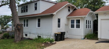 34955 N Augustana Ave in Ingleside, IL - Building Photo - Building Photo