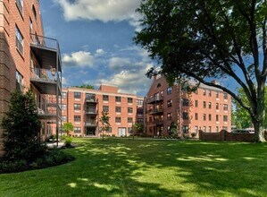 Wessex House in Wayne, PA - Foto de edificio - Building Photo