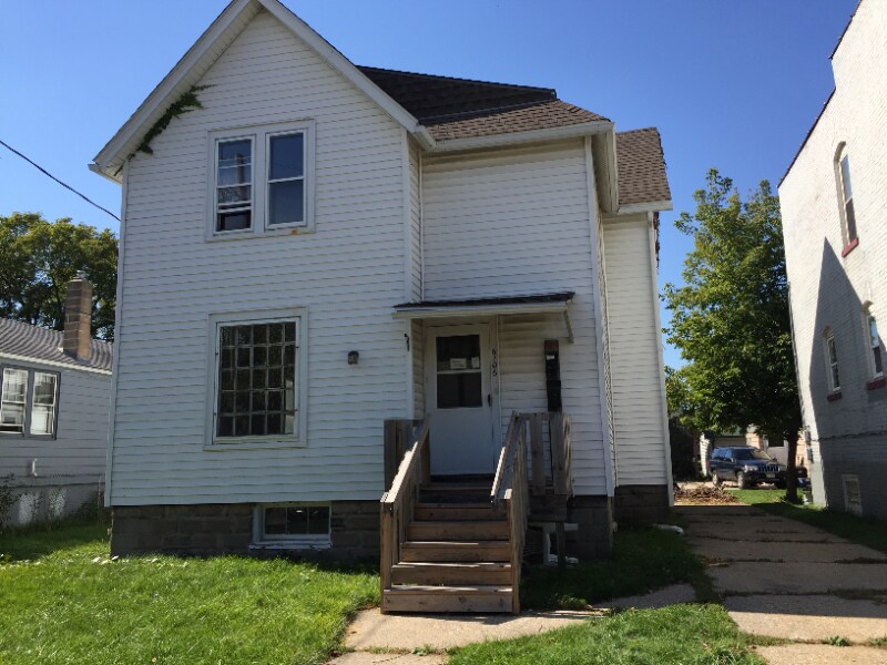 6106 24th Ave in Kenosha, WI - Foto de edificio