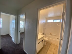 814 Wallace St in Bakersfield, CA - Building Photo - Building Photo