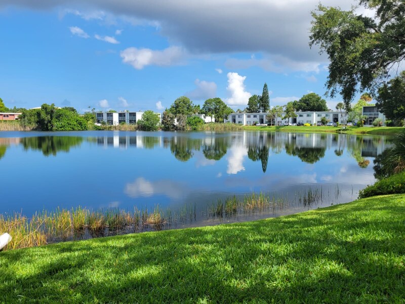 621 N Keene Rd in Clearwater, FL - Building Photo