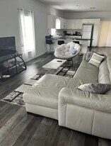 2102 Oak Chace Ct in Tampa, FL - Building Photo