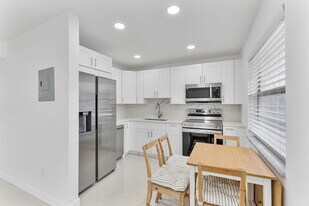 340 NW 19th St in Boca Raton, FL - Building Photo