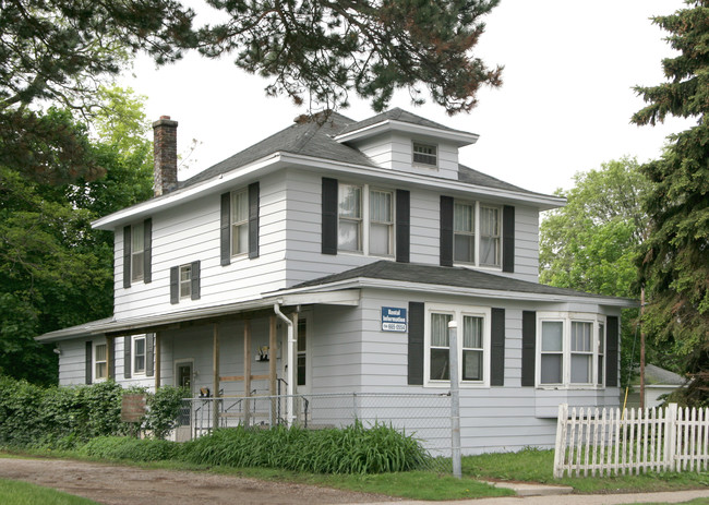 Eastern Mich Student Income Property in Ypsilanti, MI - Building Photo - Building Photo