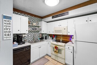 131 Needles Ct, Unit Needles in Nashville, TN - Foto de edificio - Building Photo