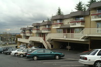 Skyline Park Villa in Seatac, WA - Building Photo - Building Photo