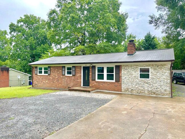 property at 2401 Woodleaf Dr