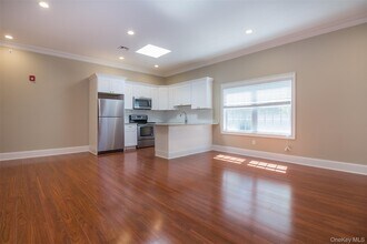 3-3C Green St in Huntington, NY - Building Photo - Building Photo