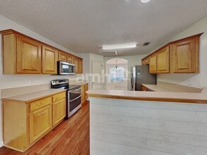 3127 Majestic Oaks Ln in Green Cove Springs, FL - Foto de edificio - Building Photo