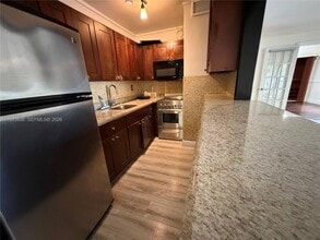 3582 NE 171 St in Sunny Isles Beach, FL - Building Photo - Building Photo