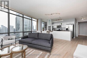 5 Mariner Terrace in Toronto, ON - Building Photo - Building Photo