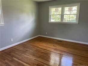 950 E White Pond Rd in Fairmont, NC - Building Photo - Building Photo