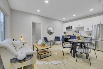 3223 Hannah St, Unit 3223A Hannah St in Oakland, CA - Building Photo - Building Photo