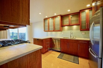 13 Rockport Cove in San Rafael, CA - Building Photo - Building Photo