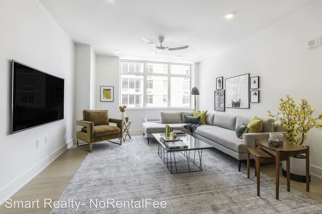 500 Fulton Ct in West New York, NJ - Building Photo - Building Photo