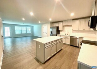 5127 LAZY BRANCH Ln in Keswick, VA - Building Photo - Building Photo