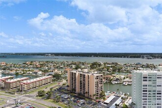 51 Island Way, Unit 101 in Clearwater, FL - Building Photo - Building Photo