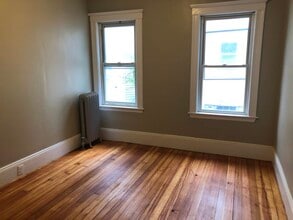 329 Malden St, Unit 1 in Medford, MA - Foto de edificio - Building Photo