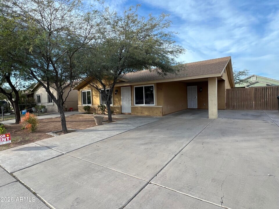 7038 W Fillmore St in Phoenix, AZ - Building Photo
