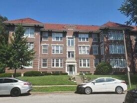 5795 Pershing Ave in St. Louis, MO - Building Photo