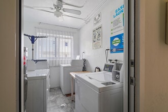 1857 Jefferson St in Hollywood, FL - Building Photo - Building Photo