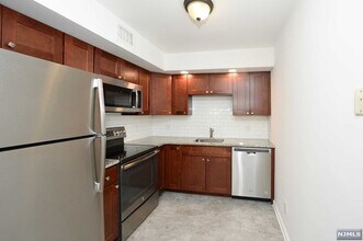 20-30 Ridge Rd, Unit A7 in Ridgewood, NJ - Building Photo - Building Photo