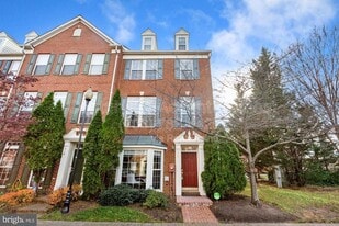 716 Scarburgh Way in Alexandria, VA - Building Photo