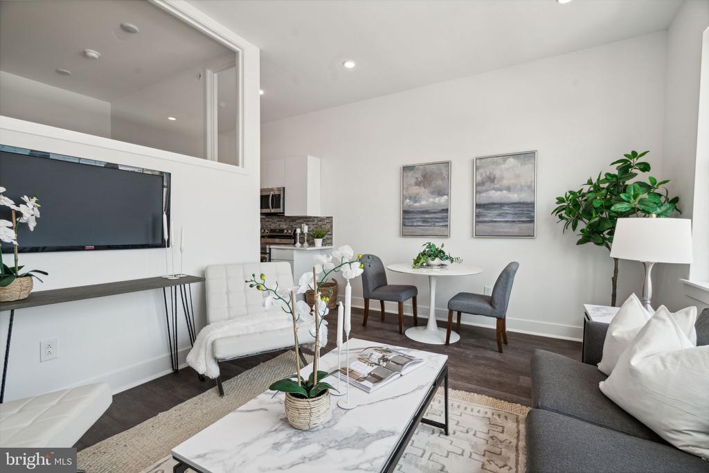 813 N Broad St in Philadelphia, PA - Building Photo