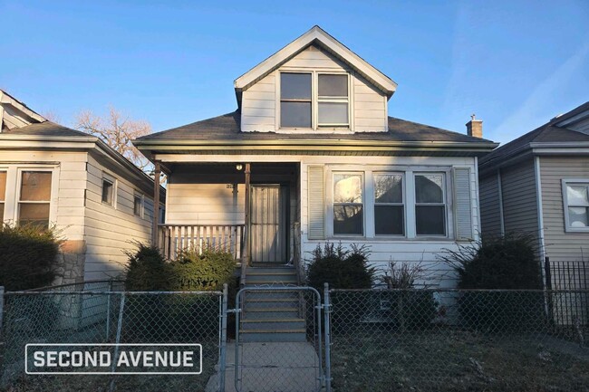property at 9209 S Blackstone Ave