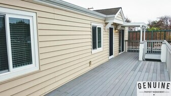 1008 England St in Huntington Beach, CA - Building Photo