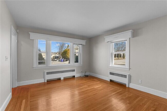 196 Wardlaw Ave in Providence, RI - Building Photo - Building Photo