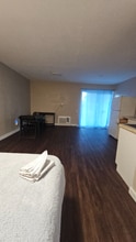 2040 Indian Point Rd in Branson, MO - Building Photo - Building Photo