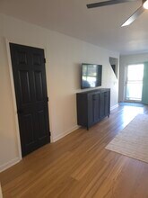 1000 Mallery St Ext in St. Simons Island, GA - Building Photo - Building Photo