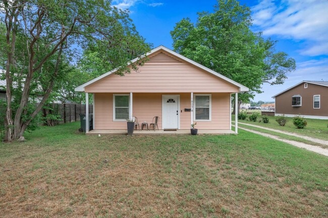 property at 1807 Pecan St