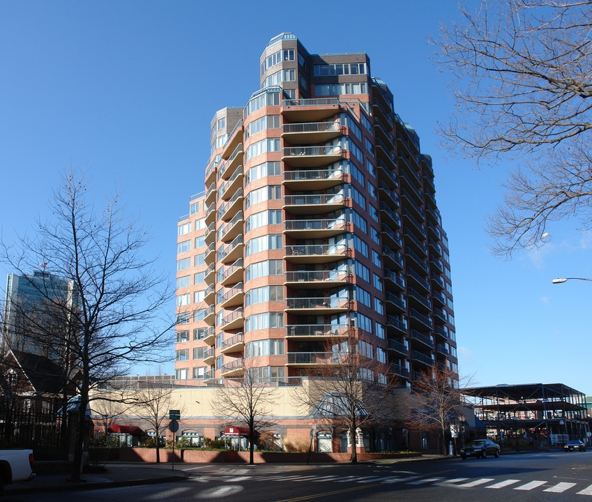 The Classic in Stamford, CT - Building Photo