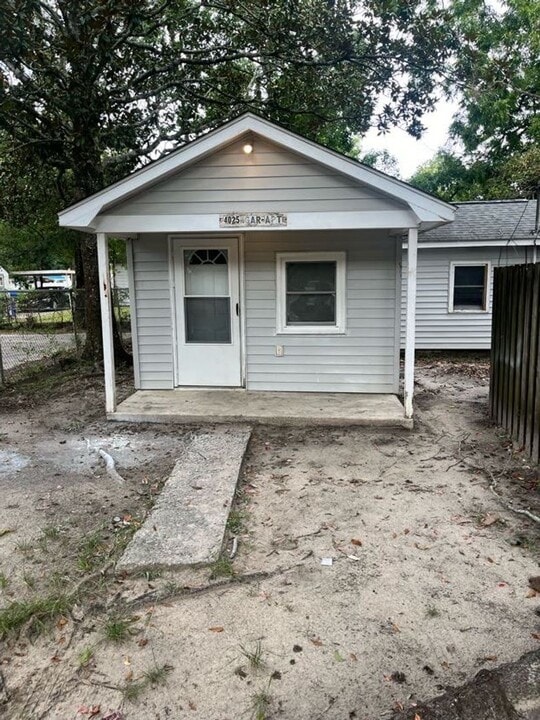 4025 Gary in Charleston, SC - Building Photo