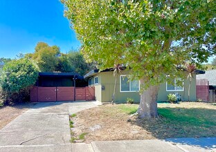 220 Los Altos Pl in American Canyon, CA - Building Photo - Building Photo