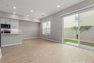 5039 E Campo Bello Dr in Scottsdale, AZ - Building Photo - Building Photo
