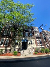 28 Quint Ave, Unit 5 in Boston, MA - Foto de edificio - Building Photo