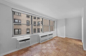 250 W 88th St in New York, NY - Building Photo - Building Photo