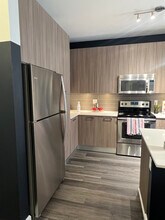 5084 NW 84th Ave, Unit B in Doral, FL - Building Photo - Building Photo